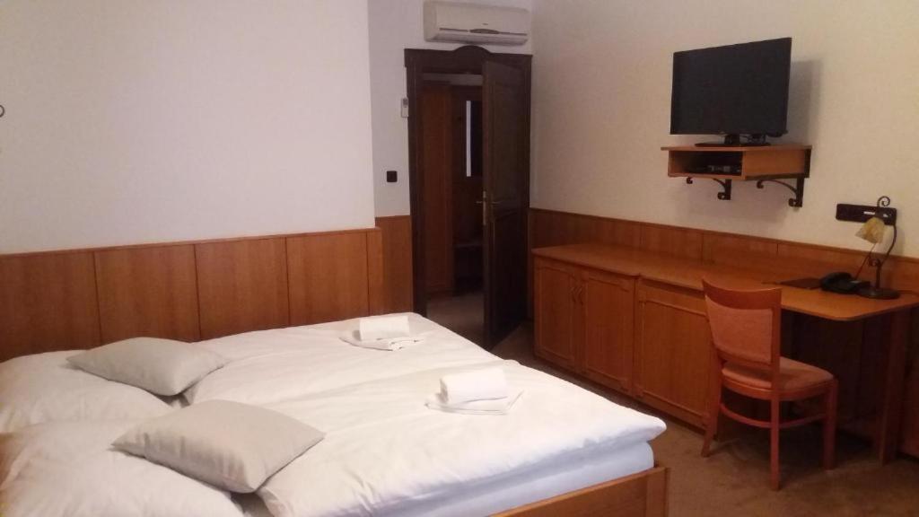 Hotel Zamecek Pod Hradem Stary Jicin 111 Extérieur photo