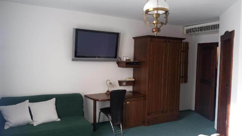 Hotel Zamecek Pod Hradem Stary Jicin 111 Extérieur photo
